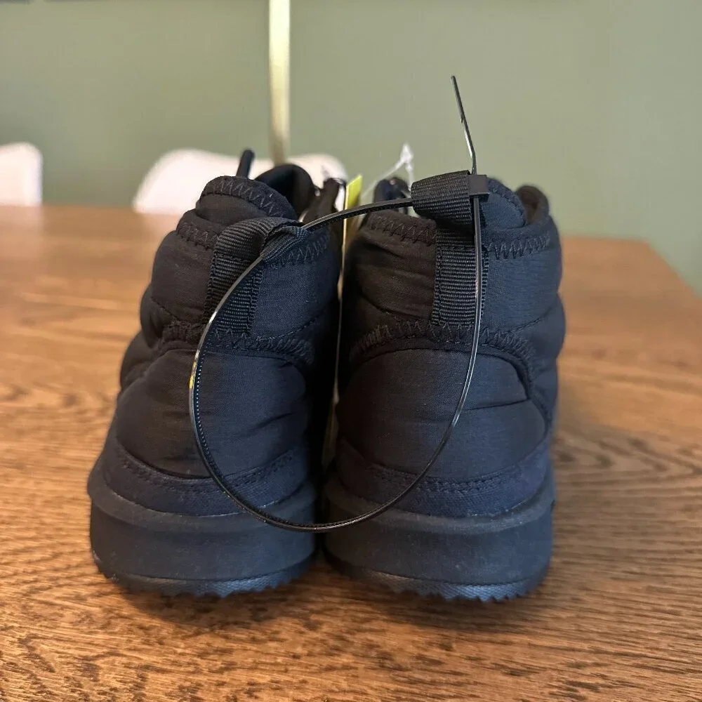 NWT! NEW! The North Face Women Thermalball NSE Chukka Boots -Black Only Size 7